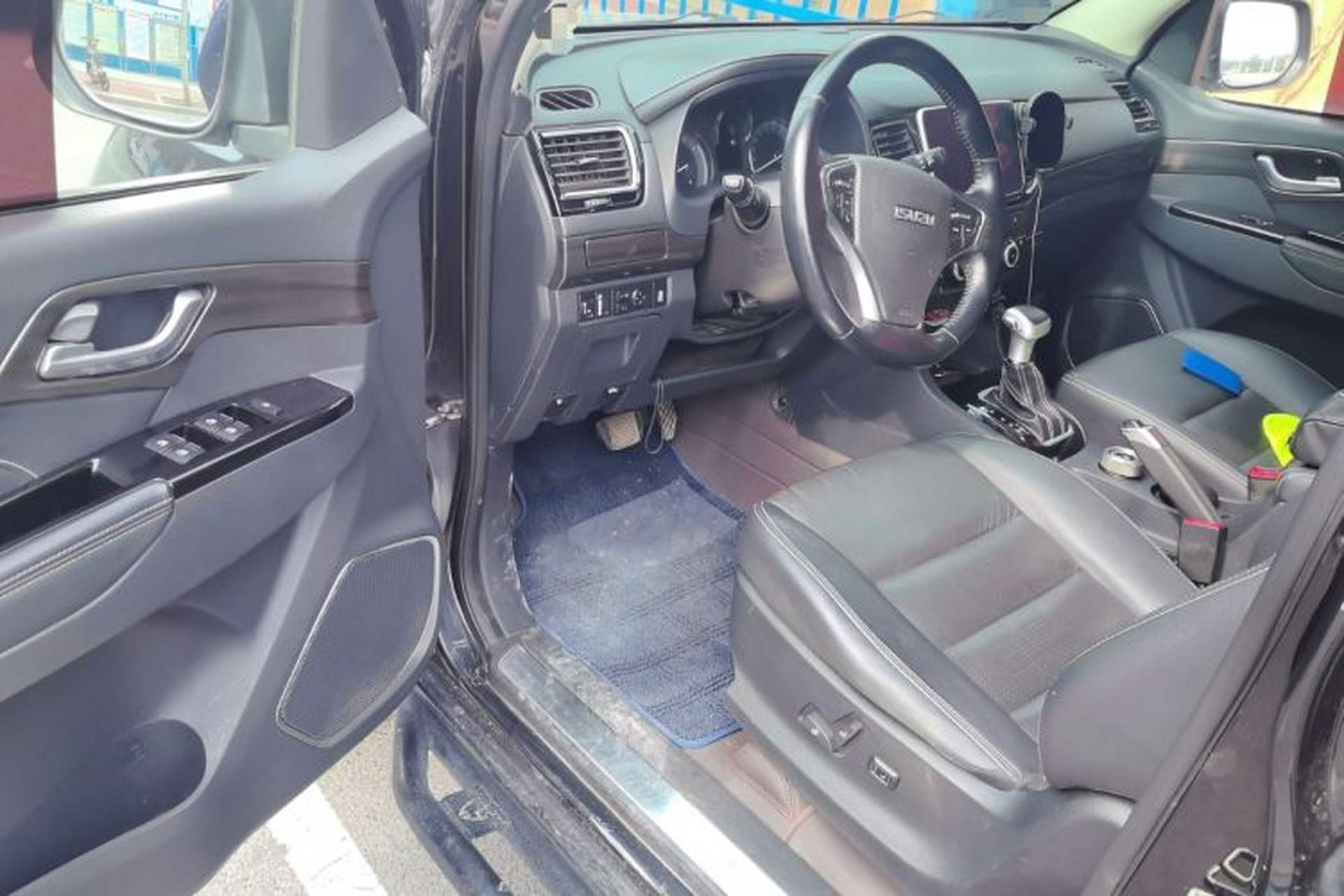 Used Isuzu mu-X 2018 1.9T Diesel Automatic 4x4 Enjoyment Edition 5 Seats Driver Seat