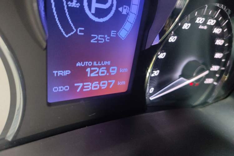 Used Isuzu mu-X 2018 3.0T Diesel Automatic 4x4 X-POWER Edition 5 Seats Odometer Close Up
