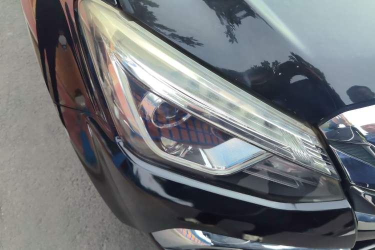 Used Isuzu mu-X 2018 1.9T Diesel Automatic 4x4 Enjoyment Edition 5 Seats Right Front Headlight