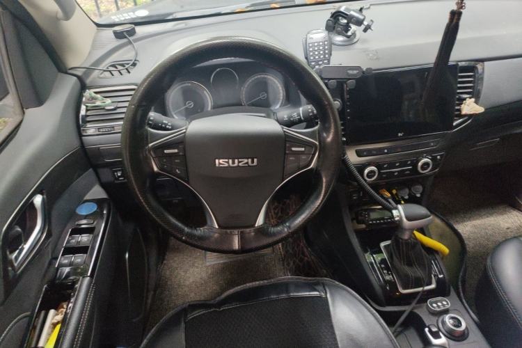 Used Isuzu mu-X 2018 3.0T Diesel Automatic 4x4 X-POWER Edition 5 Seats Steering Wheel
