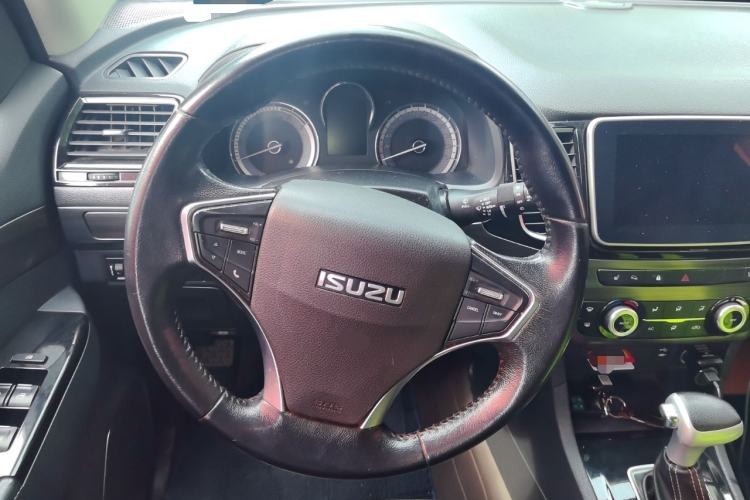 Used Isuzu mu-X 2018 1.9T Diesel Automatic 4x4 Enjoyment Edition 5 Seats Steering Wheel