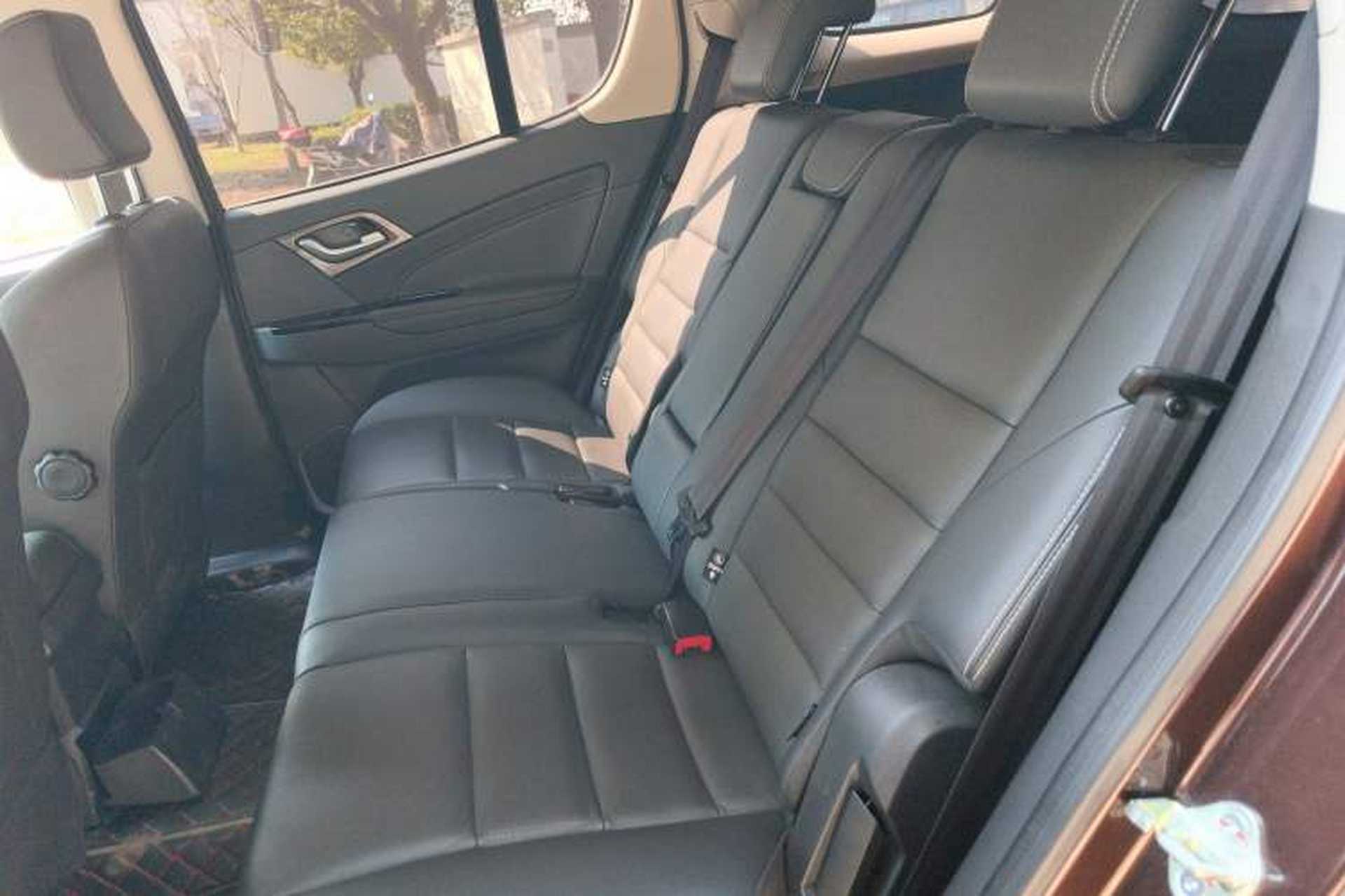 Used Isuzu mu-X 2018 1.9T Diesel Automatic 4x4 Enjoyment Edition 5 Seats Left Rear Seat