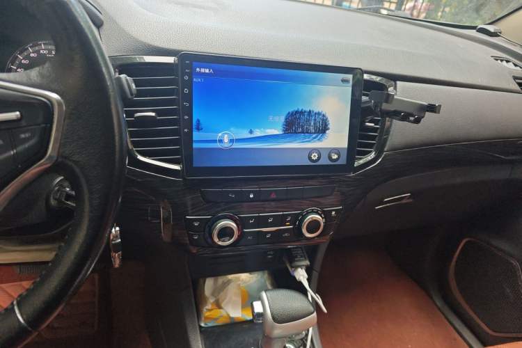 Used Isuzu mu-X 2018 1.9T Diesel Automatic 2WD Kinetix Edition 5 Seats Audio And AC Panel