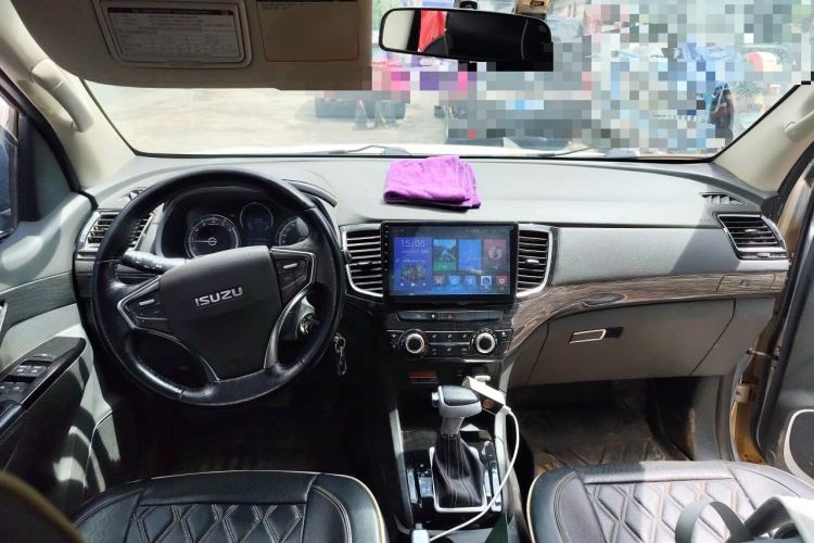 Used Isuzu mu-X 2018 1.9T Diesel Automatic 4x4 Jingyue Edition 5 Seats Center Console