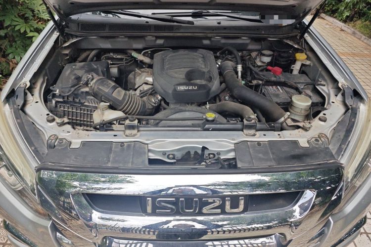 Used Isuzu mu-X 2018 1.9T Diesel Automatic 2WD Kinetix Edition 5 Seats Engine Bay