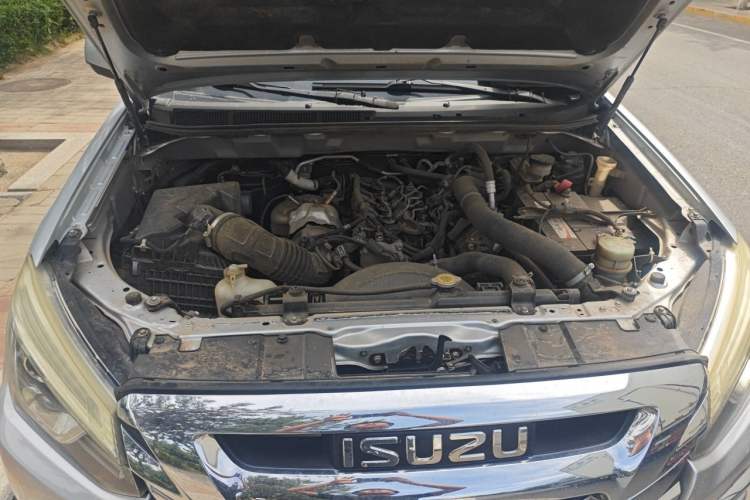 Used Isuzu mu-X 2018 1.9T Diesel Automatic 4x4 Jingyue Edition 5 Seats Engine Bay