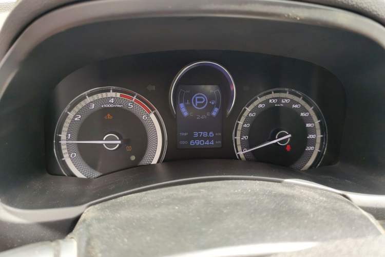 Used Isuzu mu-X 2018 1.9T Diesel Automatic 4x4 Jingyue Edition 5 Seats Instrument Cluster