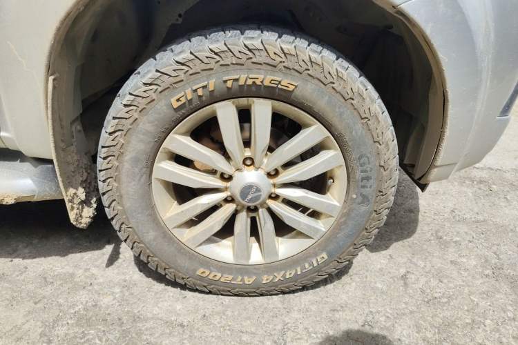 Used Isuzu mu-X 2018 1.9T Diesel Automatic 4x4 Jingyue Edition 5 Seats Right Front Wheel Hub