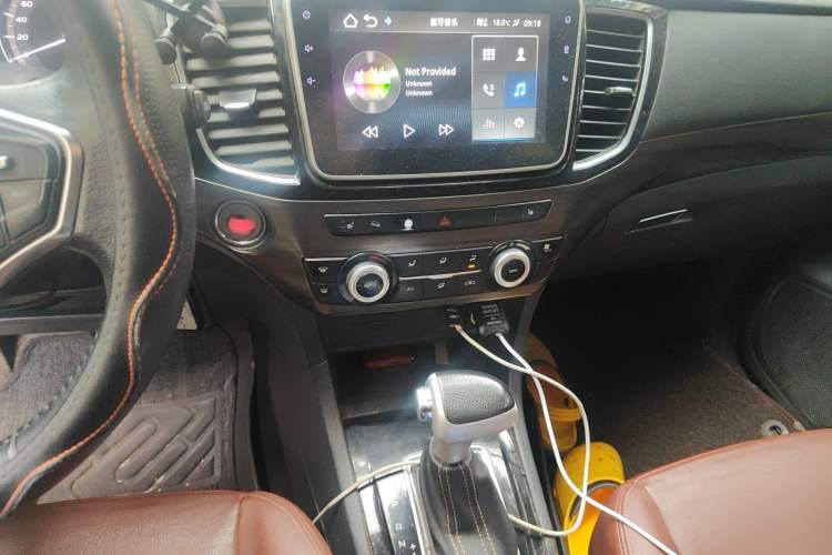 Used Isuzu mu-X 2018 1.9T Diesel Automatic 4x4 Enjoyment Edition 7 Seats Audio And AC Panel