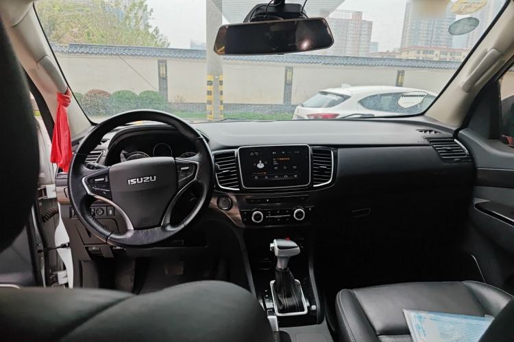 Used Isuzu mu-X 2018 1.9T Diesel Automatic 2WD Enjoyment Edition 7 Seats Center Console
