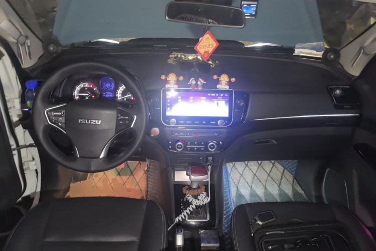 Used Isuzu mu-X 2018 1.9T Diesel Automatic 4x4 Enjoyment Edition 5 Seats Center Console