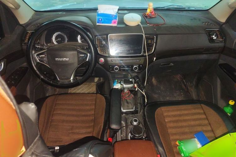 Used Isuzu mu-X 2018 1.9T Diesel Automatic 4x4 Enjoyment Edition 5 Seats Center Console