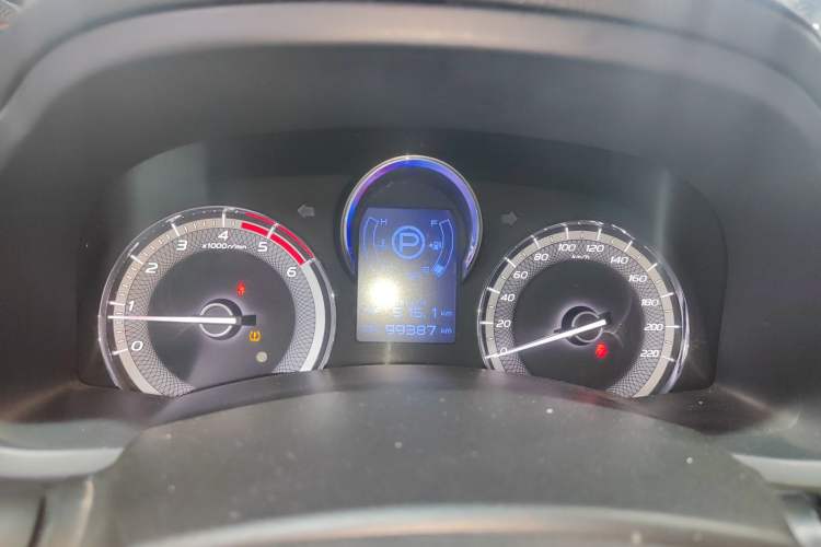 Used Isuzu mu-X 2018 1.9T Automatic Two-Wheel Drive Jingyue Edition 5 Seats Instrument Cluster