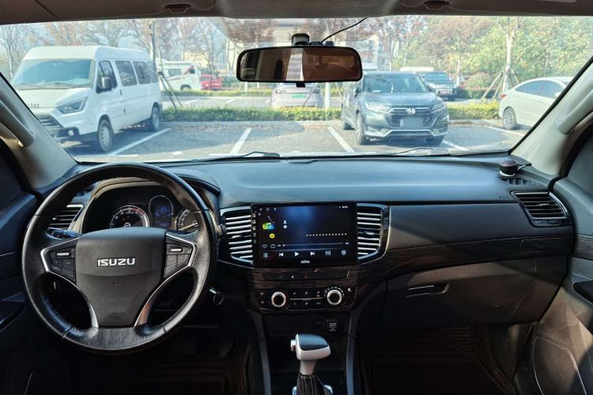 Used Isuzu mu-X 2018 1.9T Automatic Two-Wheel Drive Jingyue Edition 5 Seats Interior 2