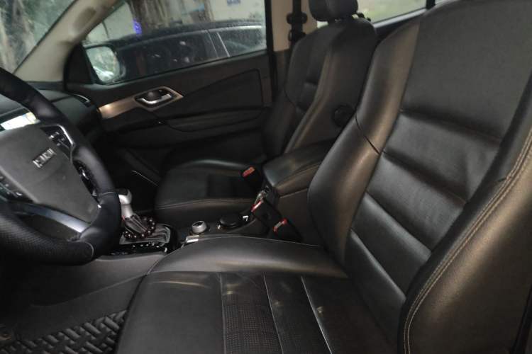 Used Isuzu mu-X 2018 1.9T Diesel Automatic 4x4 Enjoyment Edition 5 Seats Left Front Seat