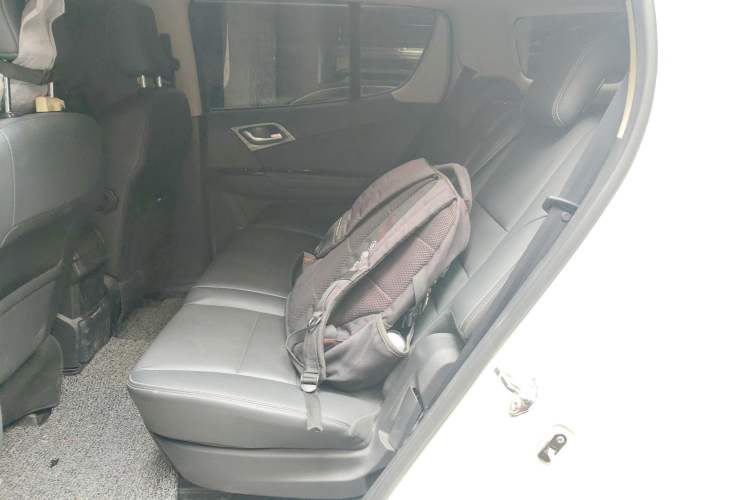 Used Isuzu mu-X 2018 1.9T Diesel Automatic 4x4 Enjoyment Edition 7 Seats Left Rear Seat
