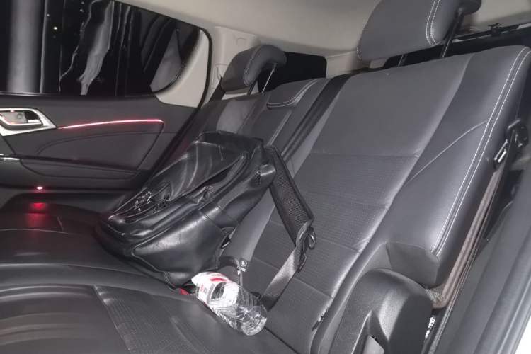 Used Isuzu mu-X 2018 1.9T Diesel Automatic 4x4 Enjoyment Edition 5 Seats Left Rear Seat