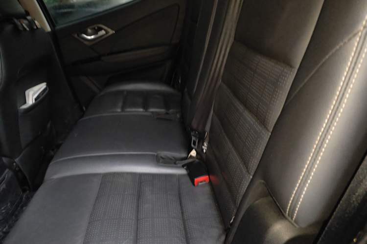 Used Isuzu mu-X 2018 1.9T Diesel Automatic 4x4 Enjoyment Edition 5 Seats Left Rear Seat