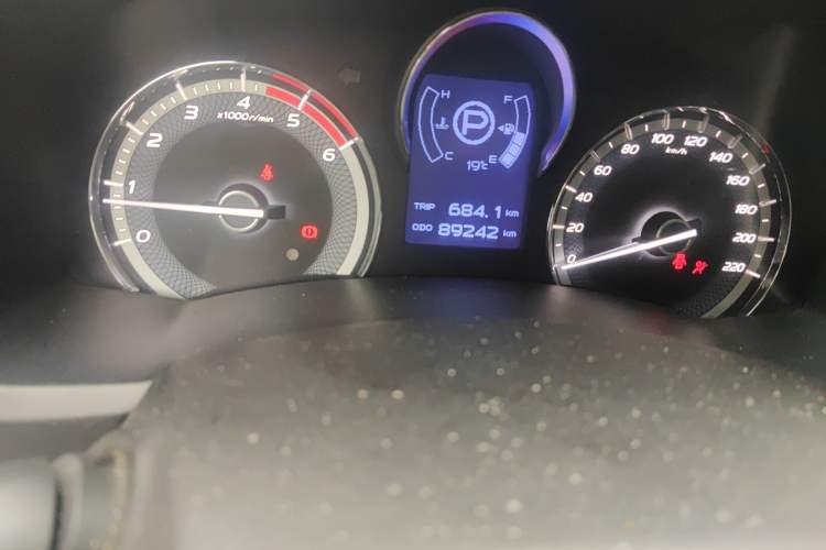 Used Isuzu mu-X 2018 1.9T Diesel Automatic 4x4 Enjoyment Edition 7 Seats Odometer Close Up