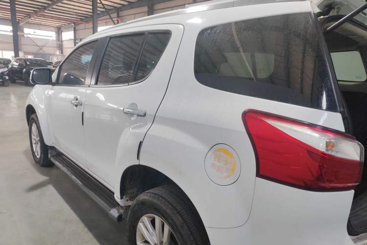 Used Isuzu mu-X 2018 1.9T Automatic Two-Wheel Drive Jingyue Edition 5 Seats Rear Left 45 Deg