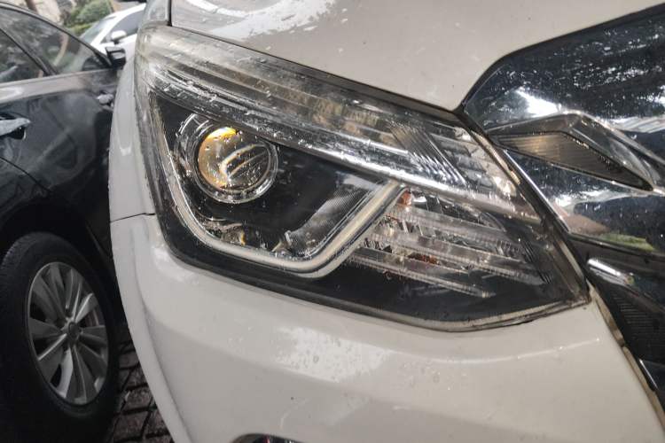 Used Isuzu mu-X 2018 1.9T Diesel Automatic 4x4 Enjoyment Edition 5 Seats Right Front Headlight
