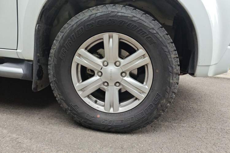 Used Isuzu mu-X 2018 3.0T Diesel Automatic 4x4 X-POWER Edition 5 Seats Right Front Wheel Hub