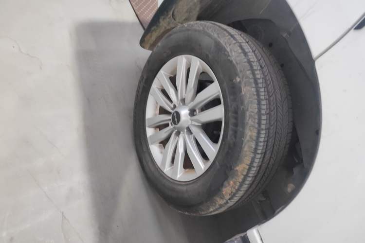 Used Isuzu mu-X 2018 1.9T Automatic Two-Wheel Drive Jingyue Edition 5 Seats Right Rear Wheel Hub
