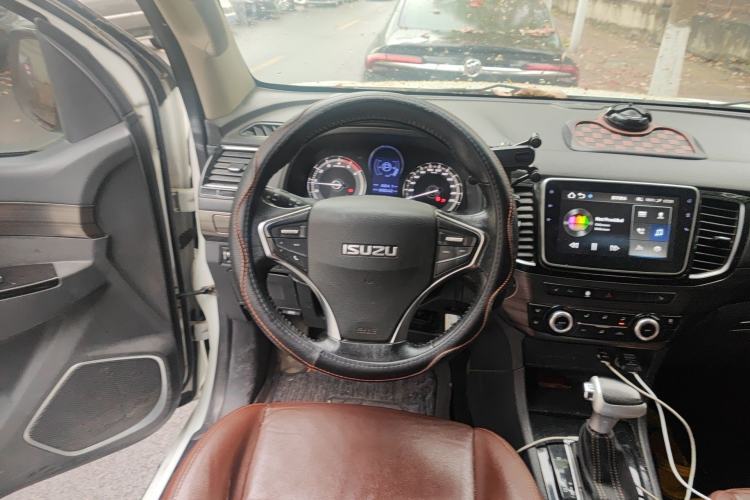 Used Isuzu mu-X 2018 1.9T Diesel Automatic 4x4 Enjoyment Edition 7 Seats Steering Wheel