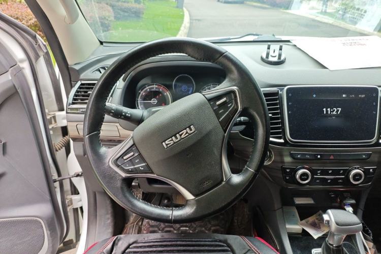 Used Isuzu mu-X 2018 3.0T Diesel Automatic 4x4 X-POWER Edition 5 Seats Steering Wheel