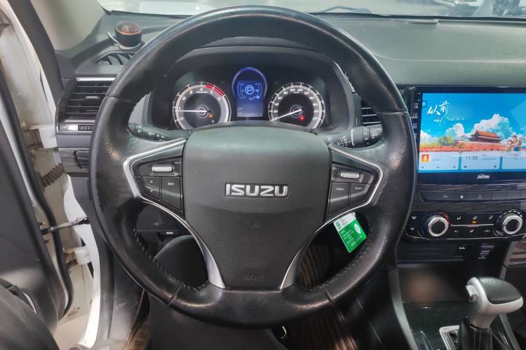 Used Isuzu mu-X 2018 1.9T Automatic Two-Wheel Drive Jingyue Edition 5 Seats Steering Wheel