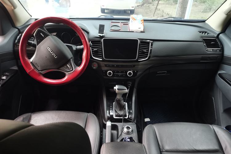Used Isuzu mu-X 2020 1.9T Diesel Automatic 4x4 Enjoyment Edition 5 Seats China VI Standard Center Console