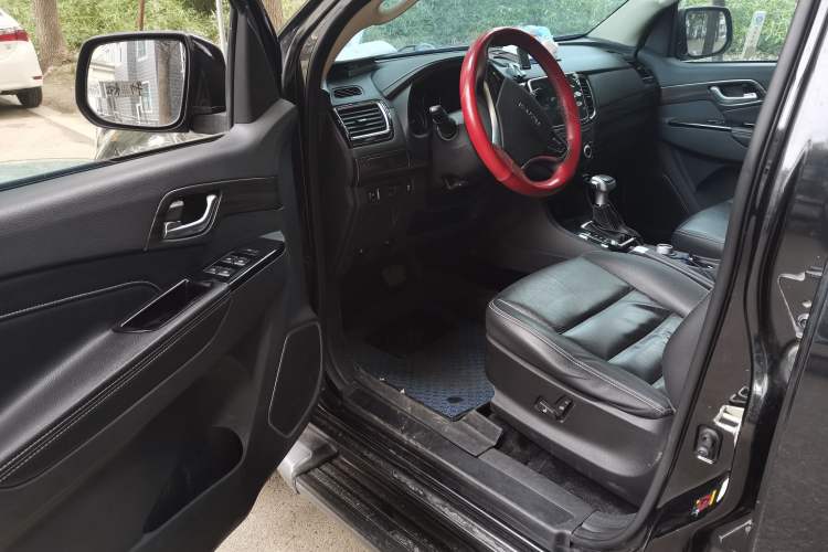 Used Isuzu mu-X 2020 1.9T Diesel Automatic 4x4 Enjoyment Edition 5 Seats China VI Standard Driver Seat
