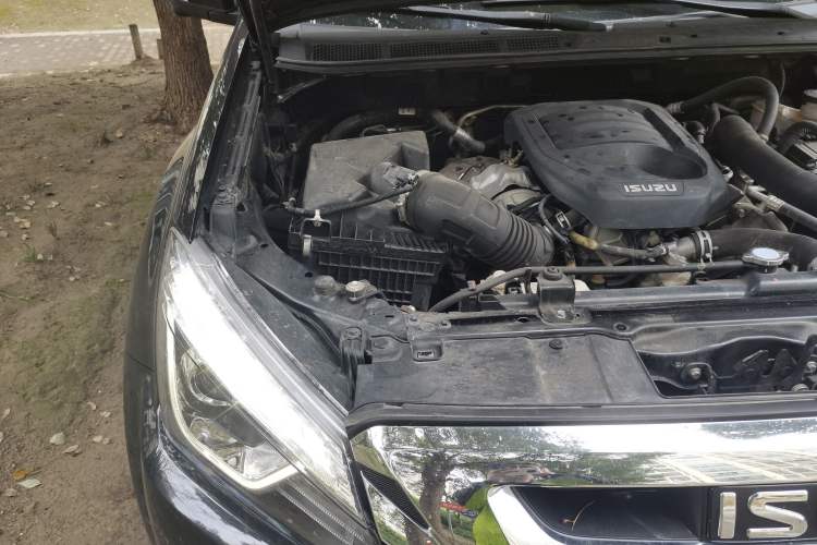 Used Isuzu mu-X 2020 1.9T Diesel Automatic 4x4 Enjoyment Edition 5 Seats China VI Standard Engine Bay Right
