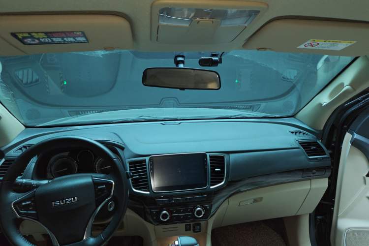Used Isuzu mu-X 2020 1.9T Diesel Automatic 2WD Jingyue Edition 5 Seats China VI Standard Headliner