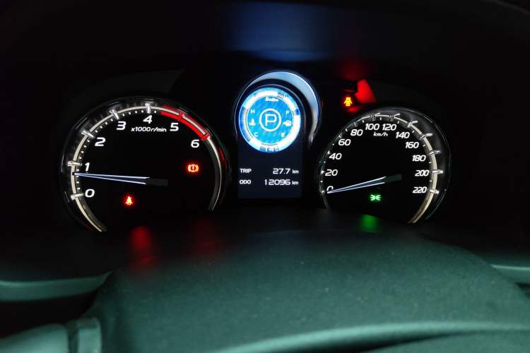 Used Isuzu mu-X 2020 1.9T Diesel Automatic 2WD Jingyue Edition 5 Seats China VI Standard Odometer Close Up