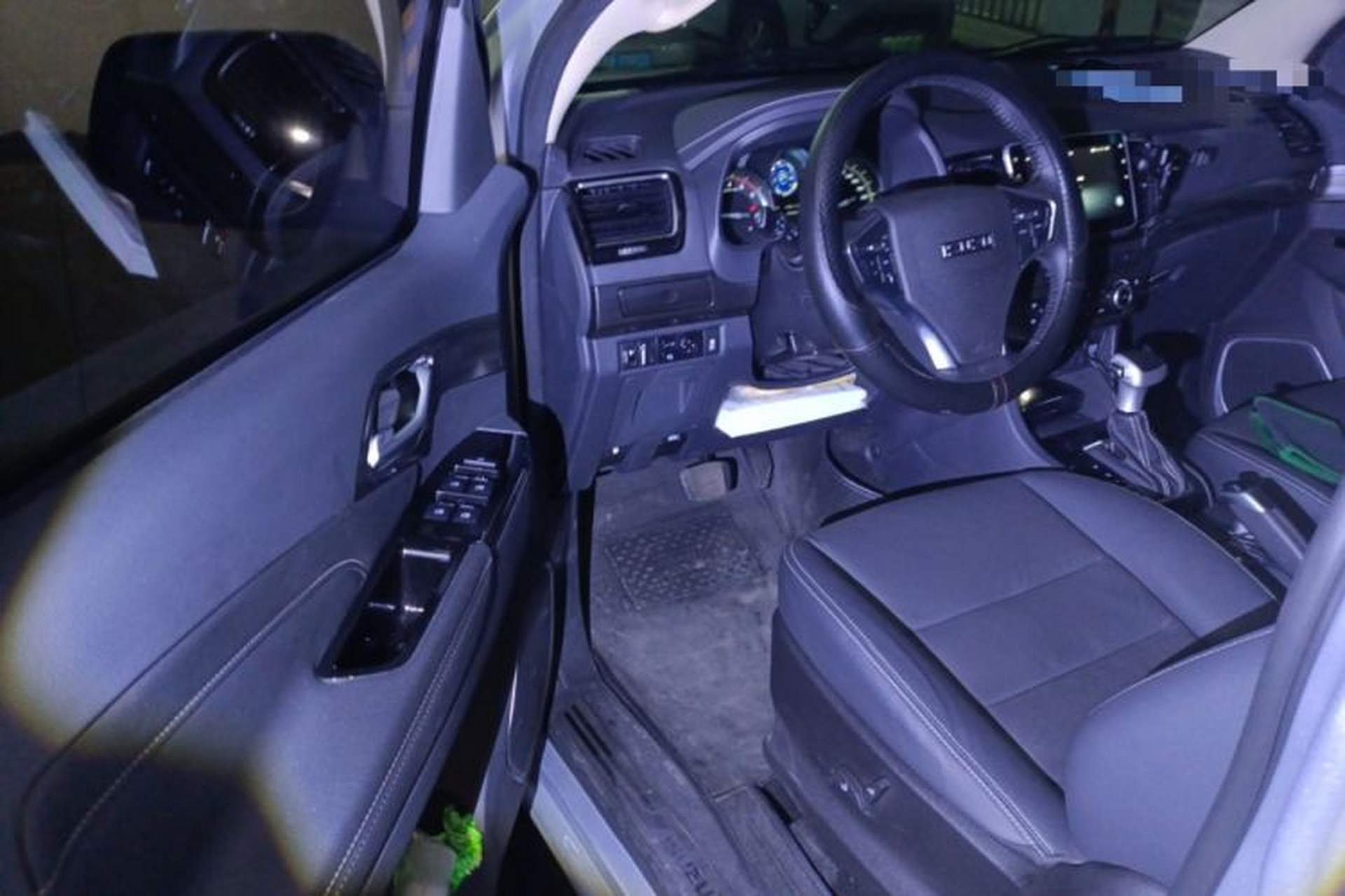 Used Isuzu mu-X 2020 1.9T Diesel Automatic 4x4 Enjoyment Edition 7 Seats China VI Standard Driver Seat