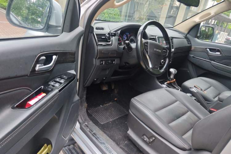 Used Isuzu mu-X 2020 1.9T Diesel Automatic 4x4 Enjoyment Edition 5 Seats China VI Standard Driver Seat