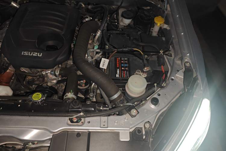 Used Isuzu mu-X 2020 1.9T Diesel Automatic 4x4 Enjoyment Edition 5 Seats China VI Standard Engine Bay Left
