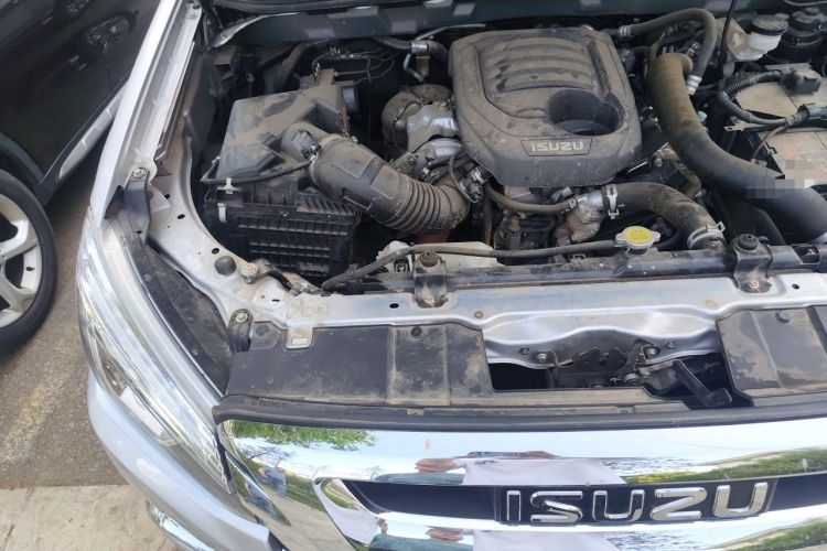 Used Isuzu mu-X 2020 1.9T Diesel Automatic 4x4 Enjoyment Edition 5 Seats China VI Standard Engine Bay Right