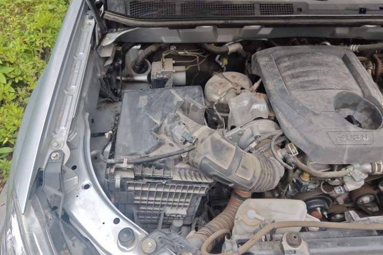 Used Isuzu mu-X 2020 1.9T Diesel Automatic 4x4 Enjoyment Edition 5 Seats China VI Standard Engine Bay Right