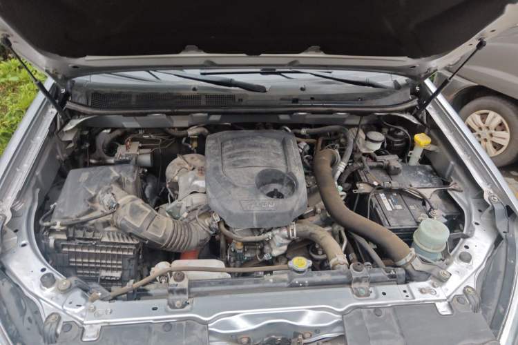 Used Isuzu mu-X 2020 1.9T Diesel Automatic 4x4 Enjoyment Edition 5 Seats China VI Standard Engine Bay