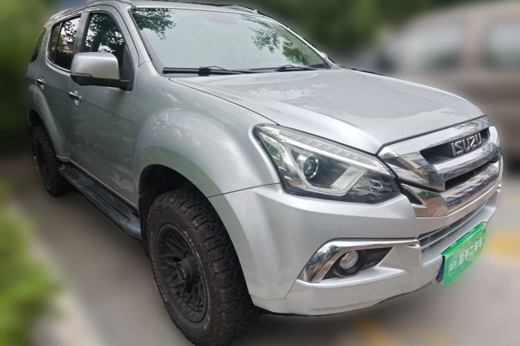 Used Isuzu mu-X 2020 1.9T Diesel Automatic 4x4 Enjoyment Edition 5 Seats China VI Standard Front Right 45 Deg
