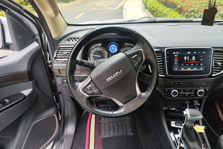 Used Isuzu mu-X 2020 1.9T Diesel Automatic 4x4 Enjoyment Edition 5 Seats China VI Standard Steering Wheel