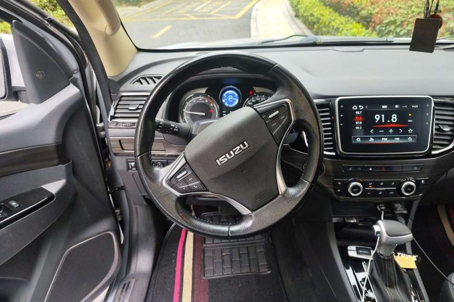 Used Isuzu mu-X 2020 1.9T Diesel Automatic 4x4 Enjoyment Edition 5 Seats China VI Standard Steering Wheel