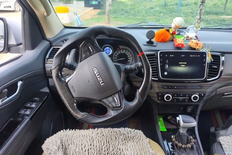 Used Isuzu mu-X 2020 1.9T Diesel Automatic 4x4 Enjoyment Edition 5 Seats China VI Standard Steering Wheel