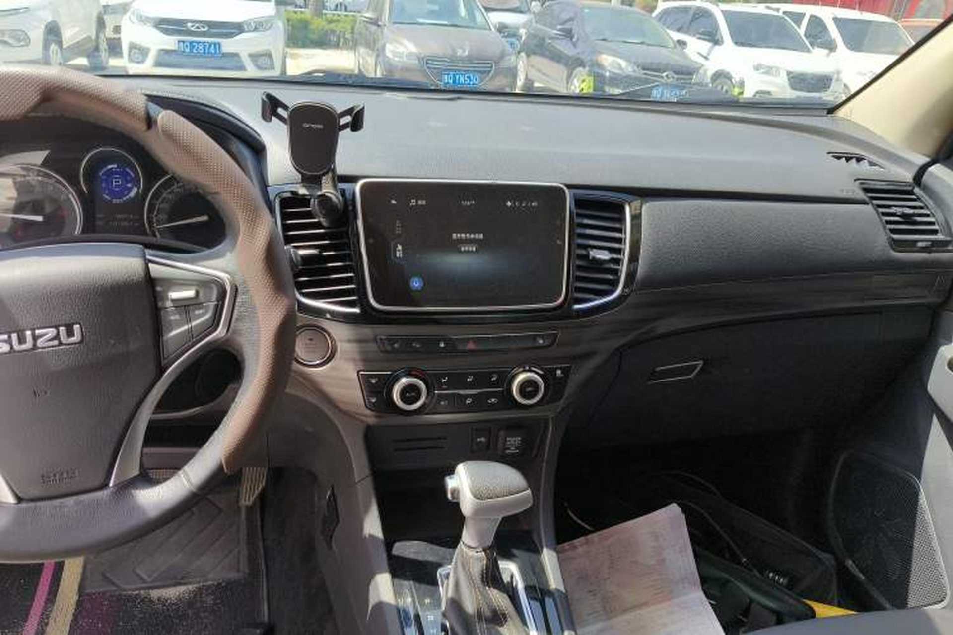 Used Isuzu mu-X 2020 1.9T Diesel Automatic 2WD Enjoyment Edition 5 Seats China VI Standard Audio And AC Panel