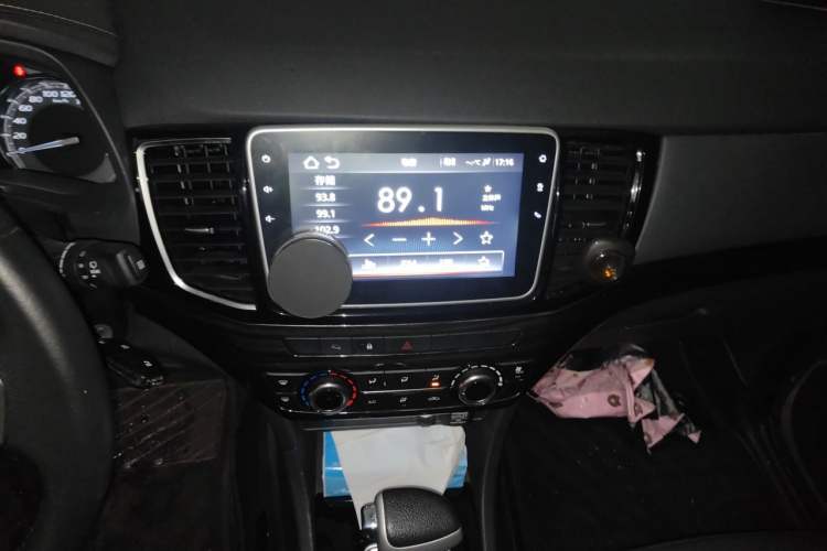 Used Isuzu mu-X 2020 1.9T Diesel Automatic 2WD Jingyue Edition 7 Seats China VI Standard Audio And AC Panel