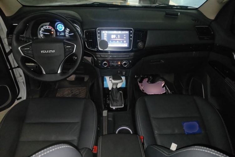 Used Isuzu mu-X 2020 1.9T Diesel Automatic 2WD Jingyue Edition 7 Seats China VI Standard Center Console