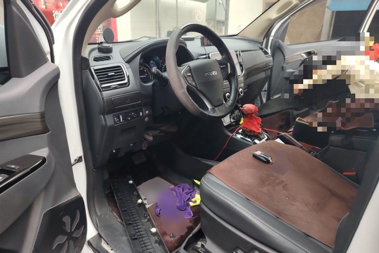Used Isuzu mu-X 2020 1.9T Diesel Automatic 4x4 Enjoyment Edition 5 Seats China VI Standard Driver Seat