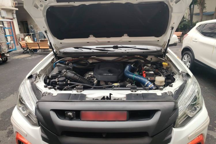 Used Isuzu mu-X 2020 1.9T Diesel Automatic 4x4 Enjoyment Edition 5 Seats China VI Standard Engine Bay